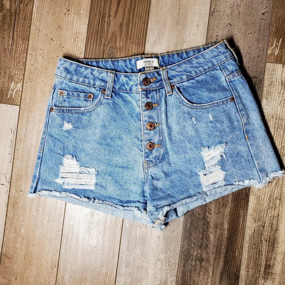 FOREVER 21 Juniors Size 26 Waist Distressed Button Fly Medium Wash Denim Shorts